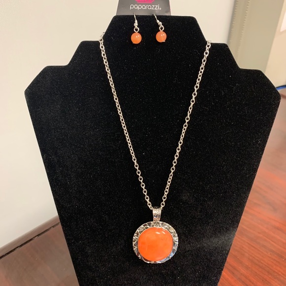 Welcome to Tiffany Jewelry Box by Paparazzi - Picture 3 of 9